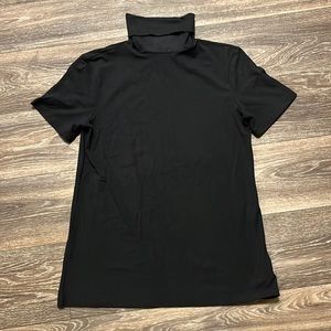 Theory Shortsleeved Turtleneck